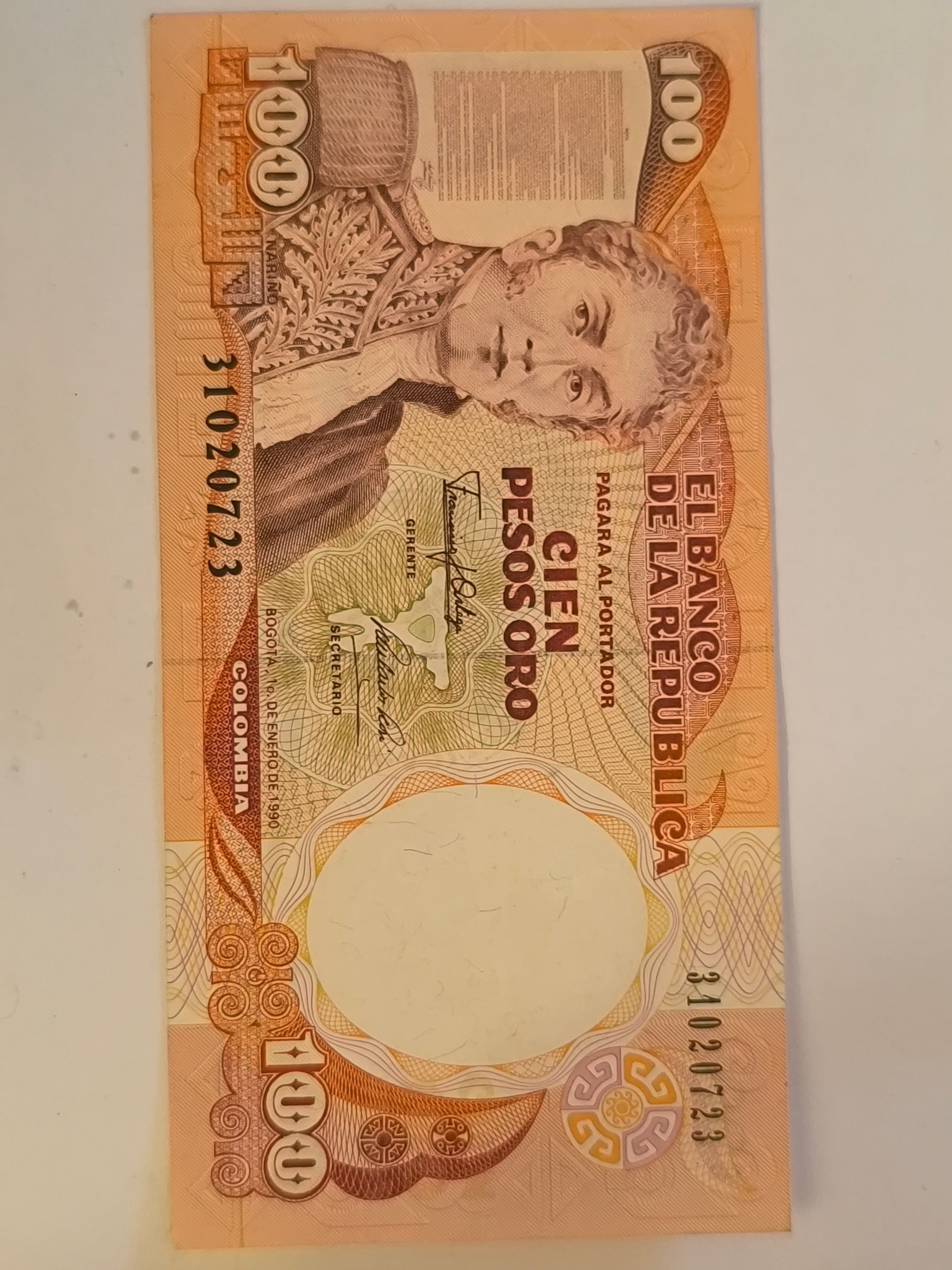 100 Pesos Oro de Colombia, emitido por el Banco de la República el 10 de enero de 1990.