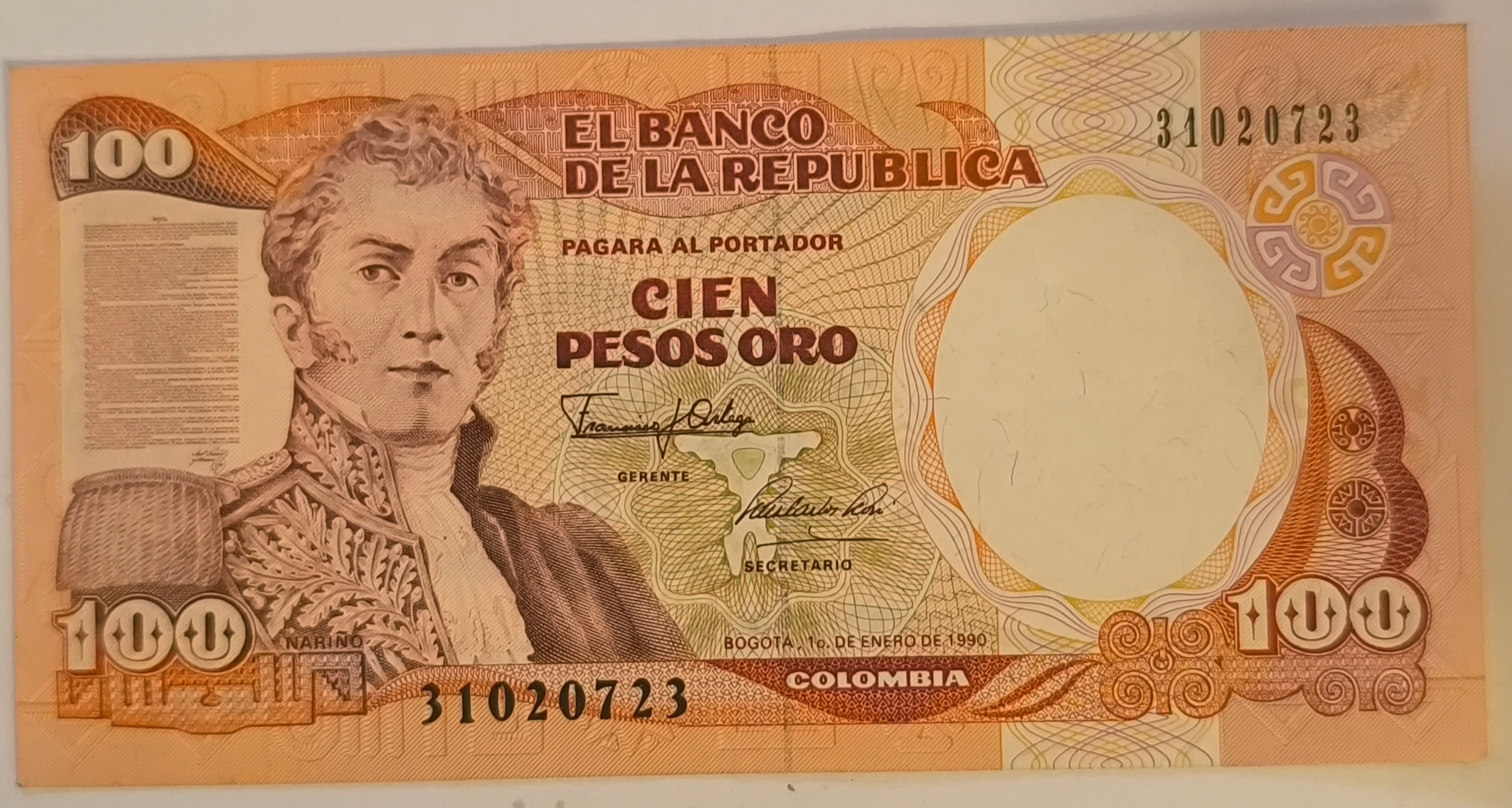 100 Pesos Oro de Colombia, emitido por el Banco de la República el 10 de enero de 1990.